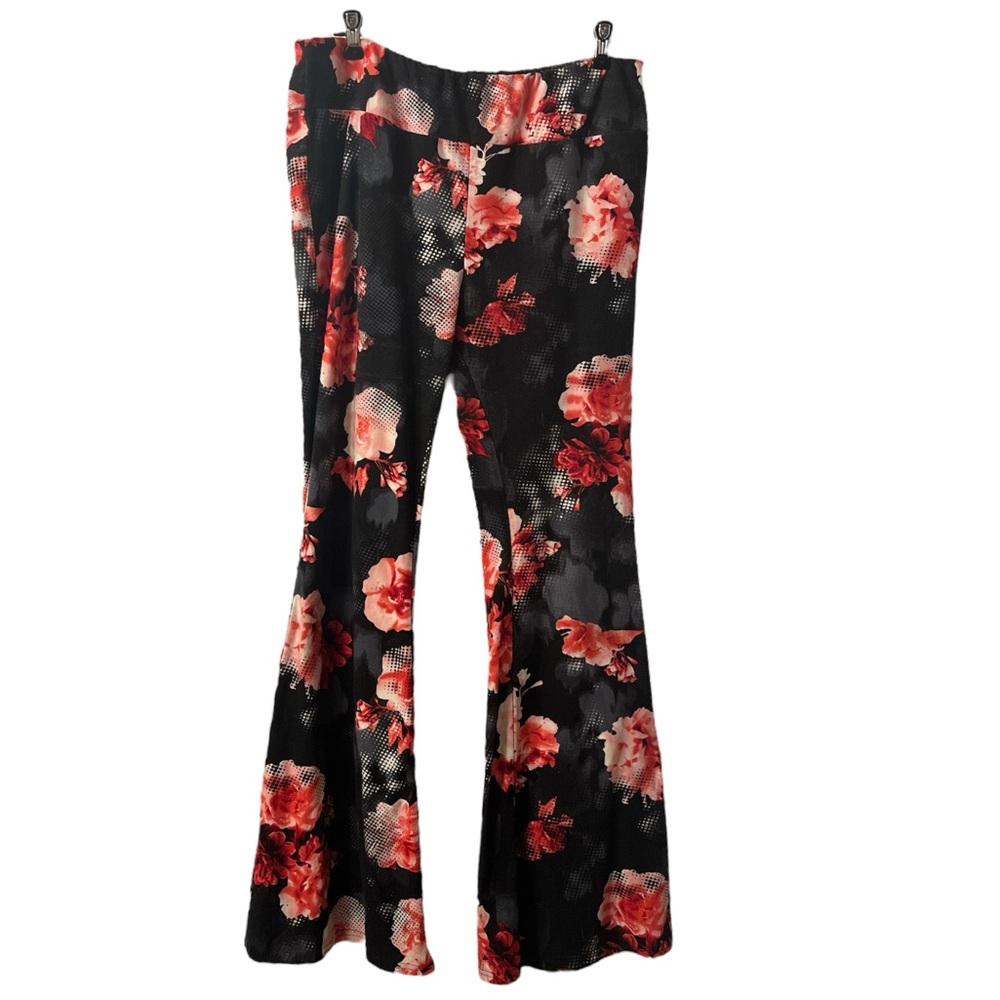No Boundaries Women’s Red Floral High Rise Stretchy Flare Pants Size XXXL